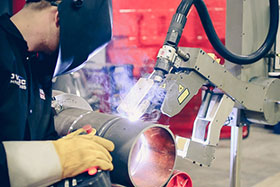 协作机器人如何改变管道焊接车间