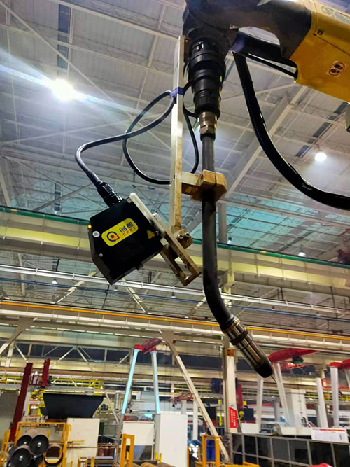 ky体育激光位移传感器用于侧厚领域应用