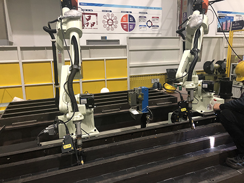 ky体育激光焊缝跟踪器在箱体焊接应用