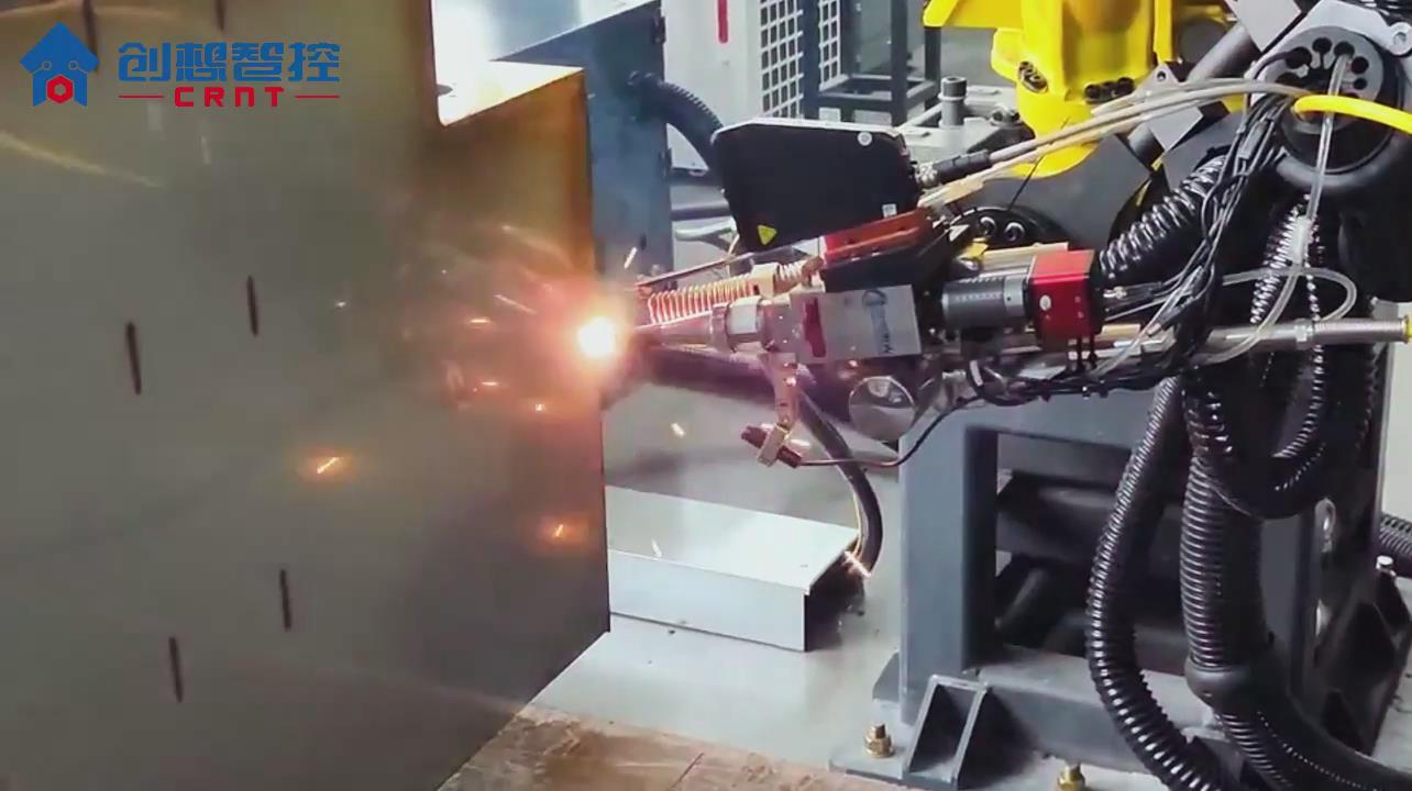 ky体育焊缝激光跟踪系统协同发那科机器人在箱体焊接自动化的应用