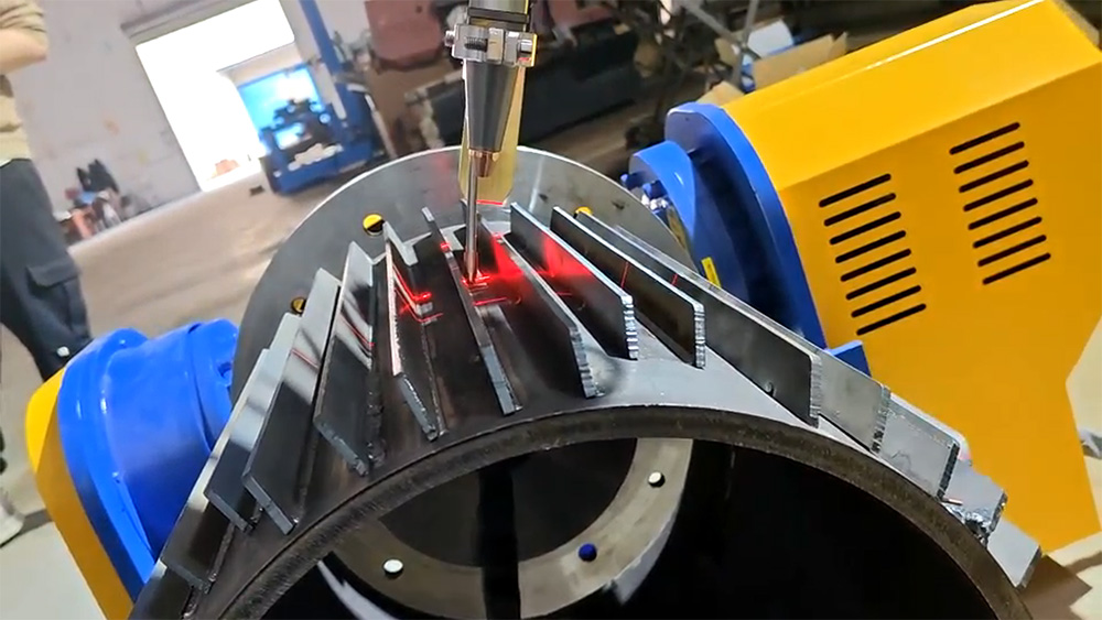 ky体育激光焊缝跟踪器：电机外壳高效智能焊接的新突破